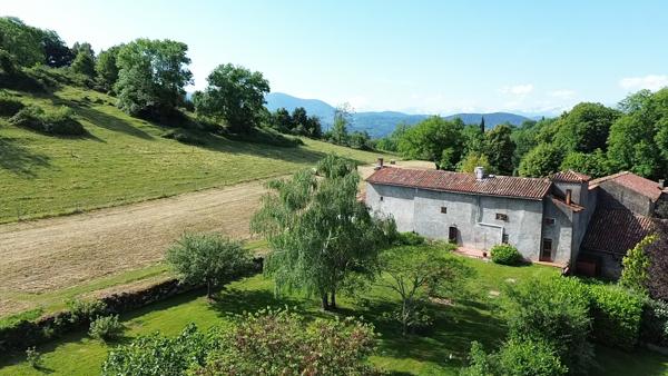 Propriété de 1772 avec dépendances et terres 09200 Saint girons
