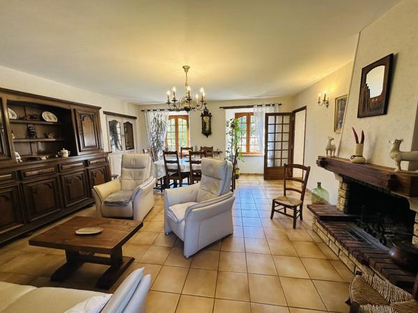 Propriété de 1772 avec dépendances et terres 09200 Saint girons