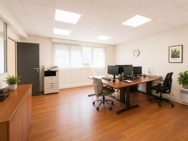 BOISSY-SAINT-LÉGER - BUREAUX PROFESSIONNELS DE 25 m2 - À 5 MINUTES A PIED DU RER A