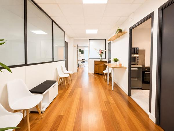 BOISSY-SAINT-LÉGER - BUREAUX PROFESSIONNELS DE 25 m2 - À 5 MINUTES A PIED DU RER A