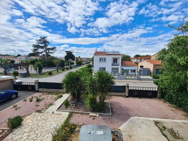 Jolie villa rénovée de 130m² sur une parcelle de 841m² avec piscine, garage..