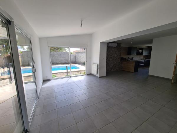 Jolie villa rénovée de 130m² sur une parcelle de 841m² avec piscine, garage..