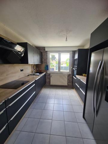 Jolie villa rénovée de 130m² sur une parcelle de 841m² avec piscine, garage..