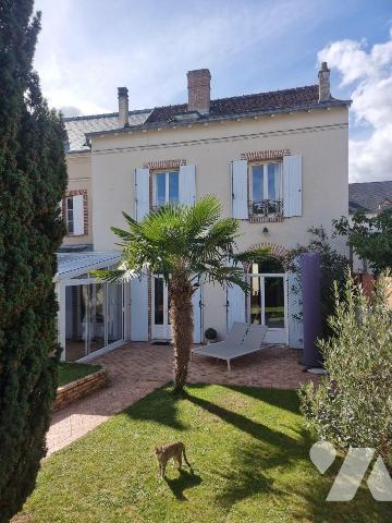 À Vendre à Romorantin-Lanthenay (41) ? maison de charme en Centre-Ville, cette magnifique maiso...