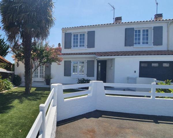 Maison Rochefort 4 chambres 142m2 jardin et jacuzzi