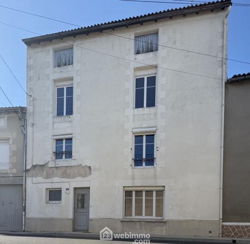 Maison de ville 216 m² à Neuville-de-Poitou 86170