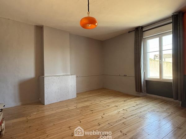 Maison de ville 216 m² à Neuville-de-Poitou 86170