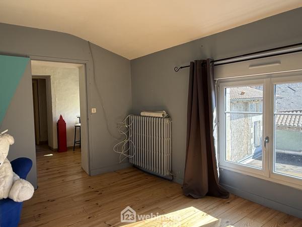 Maison de ville 216 m² à Neuville-de-Poitou 86170