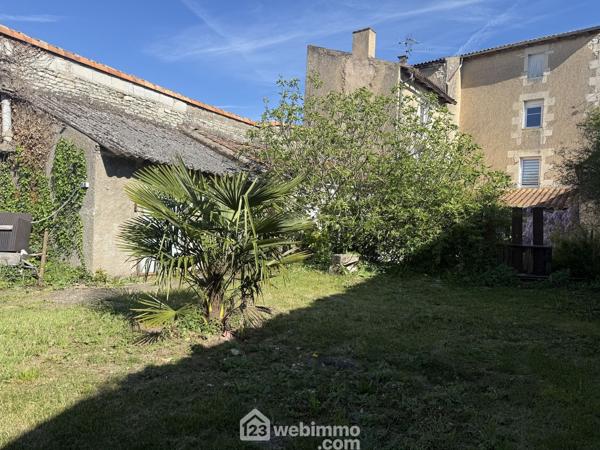 Maison de ville 216 m² à Neuville-de-Poitou 86170