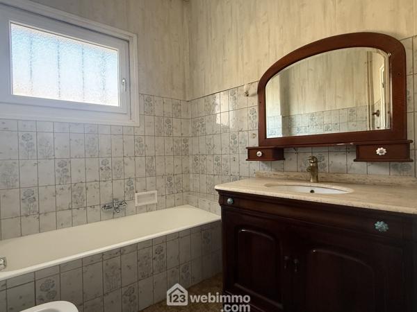 Maison de ville 216 m² à Neuville-de-Poitou 86170