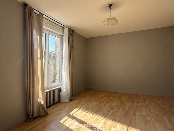 Maison de ville 216 m² à Neuville-de-Poitou 86170