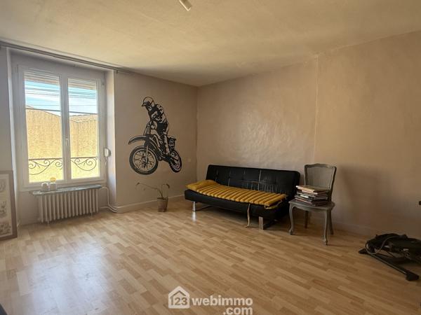 Maison de ville 216 m² à Neuville-de-Poitou 86170