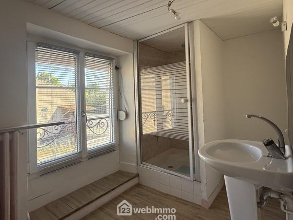 Maison de ville 216 m² à Neuville-de-Poitou 86170