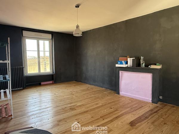 Maison de ville 216 m² à Neuville-de-Poitou 86170