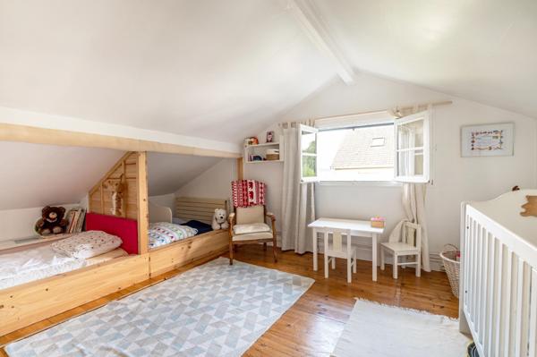 Ravissante maison avec jardin, terrasse , belle vue et 4 chambres