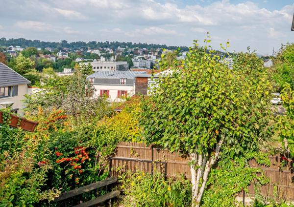 Ravissante maison avec jardin, terrasse , belle vue et 4 chambres