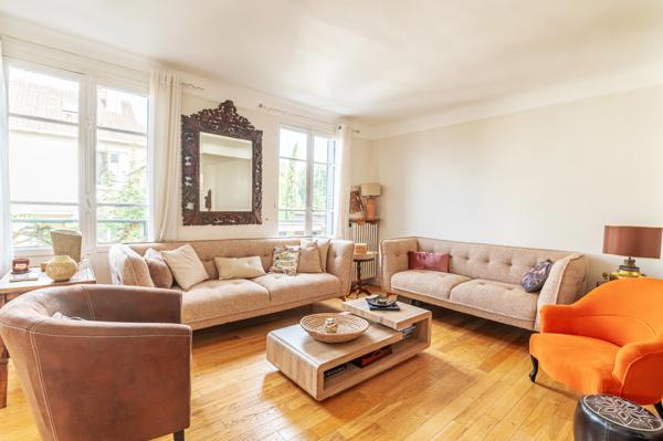 Ravissante maison avec jardin, terrasse , belle vue et 4 chambres