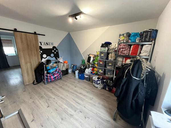 Maison  à Calais de 100 m2, en semi plain-pied, 3 chambres, espace bureau, jardin expo sud