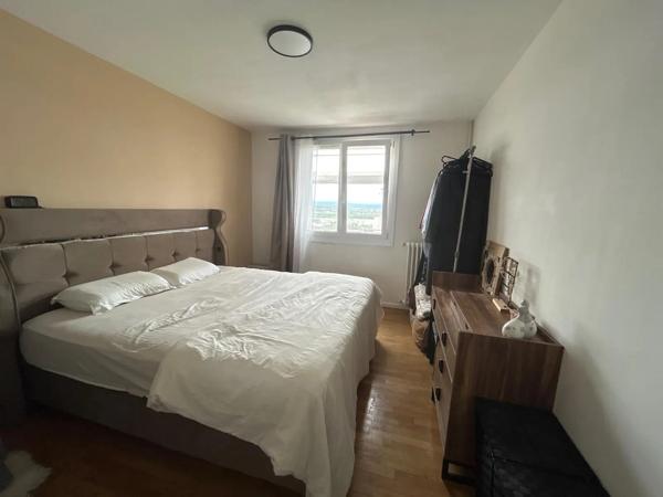 Appartement à louer 4 pièces 81.89m² Sochaux (25600)