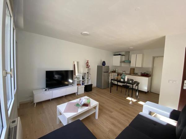 Vente                                                      Appartement
                        
                     2 pièces                      42 m2                     à Creil
