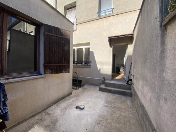 Vente                                                      Appartement
                        
                     2 pièces                      42 m2                     à Creil