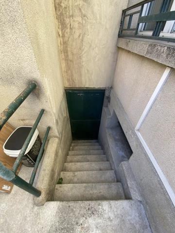 Vente                                                      Appartement
                        
                     2 pièces                      42 m2                     à Creil