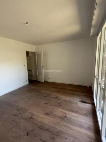 Location                                                      Appartement
                        
                     1 pièces                      25 m2                     à Rennes