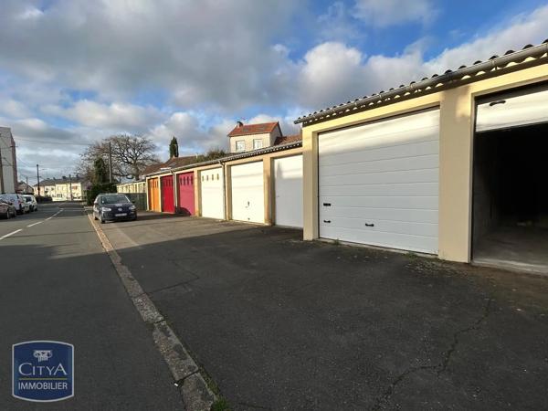 Parking à louer Le Mans (72100)