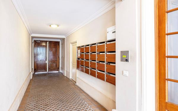 Appartement à vendre    2 pièces • 33,65 m2 Paris 6