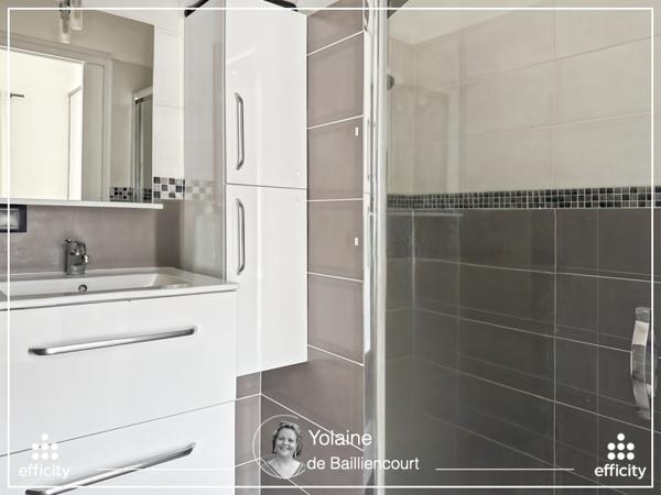 Maison
         8 pièces
        - 250 m² Bien prestige 833 000 € *