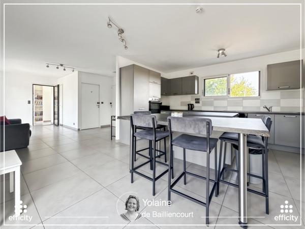 Maison
         8 pièces
        - 250 m² Bien prestige 833 000 € *