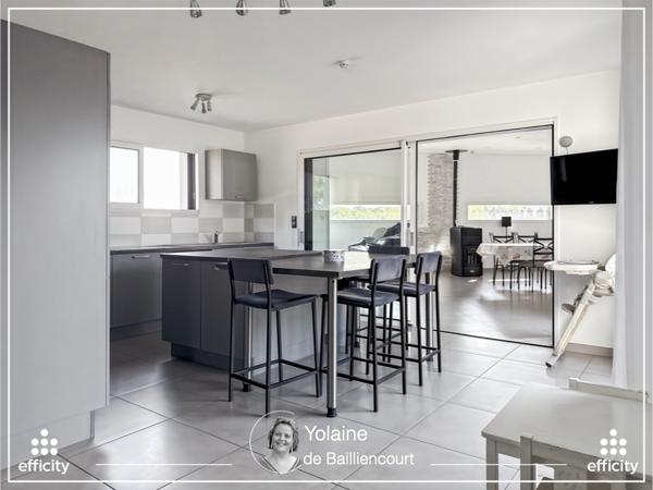Maison
         8 pièces
        - 250 m² Bien prestige 833 000 € *