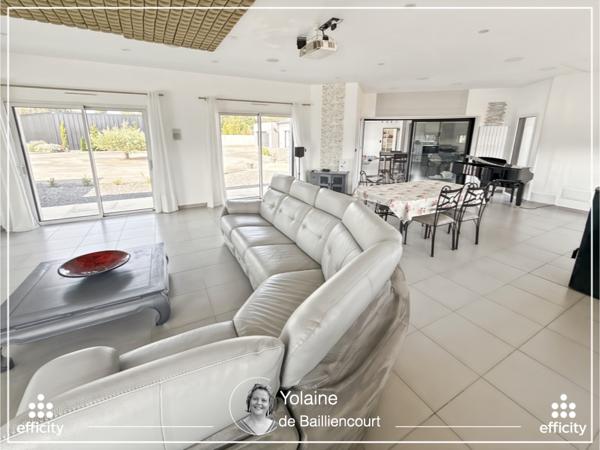 Maison
         8 pièces
        - 250 m² Bien prestige 833 000 € *