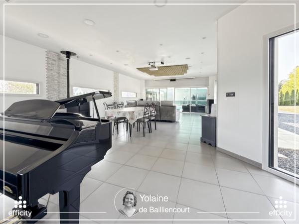 Maison
         8 pièces
        - 250 m² Bien prestige 833 000 € *