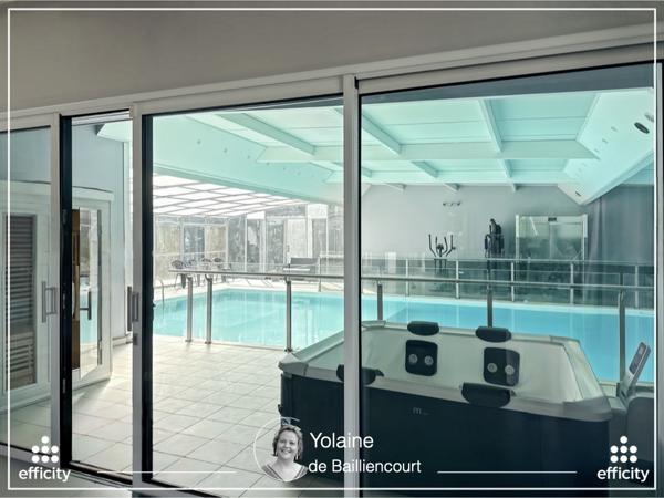 Maison
         8 pièces
        - 250 m² Bien prestige 833 000 € *