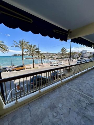 Appartement 3 pièces en front de mer à Antibes
