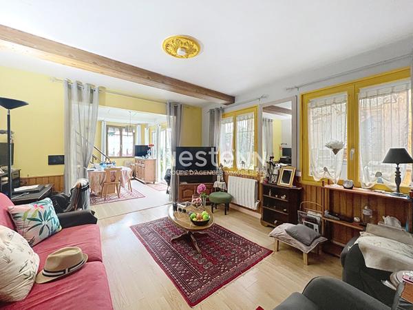 A vendre Maison 4 pièces 2 chambres centre ville de Dreux, commerces et transports à 5 minutes à pieds, parking