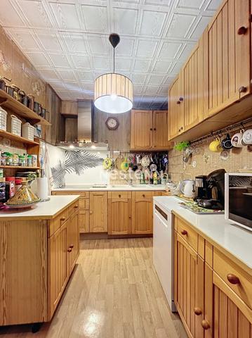 A vendre Maison 4 pièces 2 chambres centre ville de Dreux, commerces et transports à 5 minutes à pieds, parking