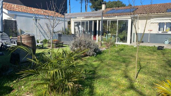 A vendre Maison contemporaine SAUBION 4 chambres véranda cuisine d'été