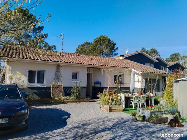 A vendre Maison contemporaine SAUBION 4 chambres véranda cuisine d'été