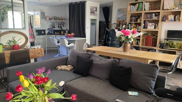 A vendre Maison contemporaine SAUBION 4 chambres véranda cuisine d'été