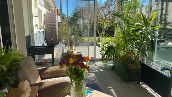 A vendre Maison contemporaine SAUBION 4 chambres véranda cuisine d'été