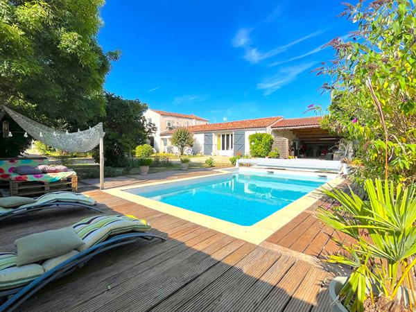 Maison 6 pièce(s) 190 m2, Sainte soulle 17220