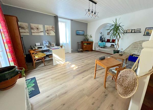 Maison 6 pièce(s) 190 m2, Sainte soulle 17220