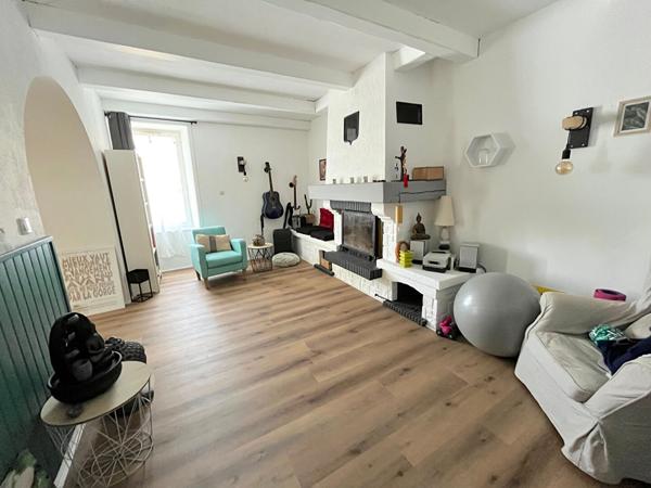 Maison 6 pièce(s) 190 m2, Sainte soulle 17220