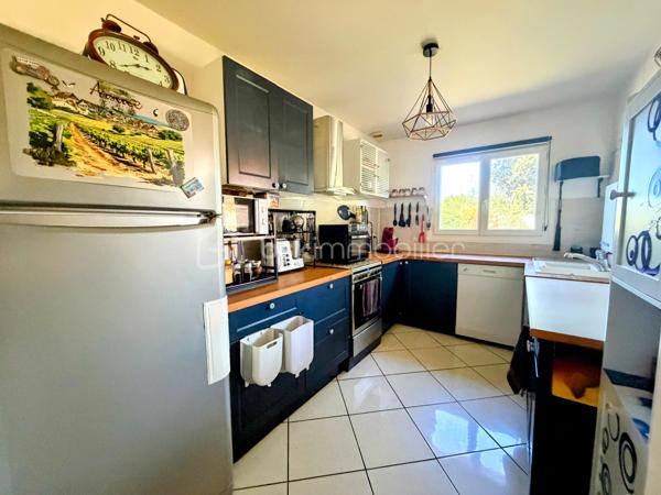 Venez découvrir en exclusivité cette maison de plain-pied  de 2005 très bien entretenue sur la commune de Tostat à seulement 15 minutes de Tarbes.

Elle offre une surface chauffée de 88,35 m2 et dispose d'une véranda de 17 m2 donnant accès à une belle pièce de vie avec une cuisine semi-ouverte aménagée, équipée le tout faisant 43m2.

L'espace nuit vous propose: trois chambres dont deux équipées de placards, une grande salle de douche est présente ainsi qu'un WC séparé.

Une grande pièce de 49m2 non chauffée, actuellement aménagée en buanderie et cuisine d'été est également disponible pouvant être transformer en suite parentale avec douche ou pourquoi pas y prévoir un studio.

Un double garage de 43m2 est présent ainsi qu'un car-port et une grande cour avec une partie en herbe, possibilité de faire un potager à l'arrière de la maison.

Côté technique: le mode de chauffage est électrique, le double vitrage est présent, très bonne isolation et bon diagnostique.
Faible foncier.
Fosse septique aux normes, car-port adapté pour une camping-car.

Je suis à votre entière disposition pour des renseignements et pour une visite.