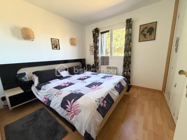 Venez découvrir en exclusivité cette maison de plain-pied  de 2005 très bien entretenue sur la commune de Tostat à seulement 15 minutes de Tarbes.

Elle offre une surface chauffée de 88,35 m2 et dispose d'une véranda de 17 m2 donnant accès à une belle pièce de vie avec une cuisine semi-ouverte aménagée, équipée le tout faisant 43m2.

L'espace nuit vous propose: trois chambres dont deux équipées de placards, une grande salle de douche est présente ainsi qu'un WC séparé.

Une grande pièce de 49m2 non chauffée, actuellement aménagée en buanderie et cuisine d'été est également disponible pouvant être transformer en suite parentale avec douche ou pourquoi pas y prévoir un studio.

Un double garage de 43m2 est présent ainsi qu'un car-port et une grande cour avec une partie en herbe, possibilité de faire un potager à l'arrière de la maison.

Côté technique: le mode de chauffage est électrique, le double vitrage est présent, très bonne isolation et bon diagnostique.
Faible foncier.
Fosse septique aux normes, car-port adapté pour une camping-car.

Je suis à votre entière disposition pour des renseignements et pour une visite.