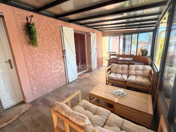 Venez découvrir en exclusivité cette maison de plain-pied  de 2005 très bien entretenue sur la commune de Tostat à seulement 15 minutes de Tarbes.

Elle offre une surface chauffée de 88,35 m2 et dispose d'une véranda de 17 m2 donnant accès à une belle pièce de vie avec une cuisine semi-ouverte aménagée, équipée le tout faisant 43m2.

L'espace nuit vous propose: trois chambres dont deux équipées de placards, une grande salle de douche est présente ainsi qu'un WC séparé.

Une grande pièce de 49m2 non chauffée, actuellement aménagée en buanderie et cuisine d'été est également disponible pouvant être transformer en suite parentale avec douche ou pourquoi pas y prévoir un studio.

Un double garage de 43m2 est présent ainsi qu'un car-port et une grande cour avec une partie en herbe, possibilité de faire un potager à l'arrière de la maison.

Côté technique: le mode de chauffage est électrique, le double vitrage est présent, très bonne isolation et bon diagnostique.
Faible foncier.
Fosse septique aux normes, car-port adapté pour une camping-car.

Je suis à votre entière disposition pour des renseignements et pour une visite.