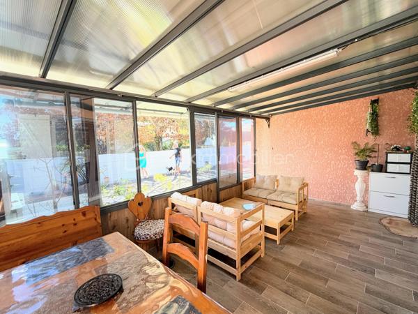 Venez découvrir en exclusivité cette maison de plain-pied  de 2005 très bien entretenue sur la commune de Tostat à seulement 15 minutes de Tarbes.

Elle offre une surface chauffée de 88,35 m2 et dispose d'une véranda de 17 m2 donnant accès à une belle pièce de vie avec une cuisine semi-ouverte aménagée, équipée le tout faisant 43m2.

L'espace nuit vous propose: trois chambres dont deux équipées de placards, une grande salle de douche est présente ainsi qu'un WC séparé.

Une grande pièce de 49m2 non chauffée, actuellement aménagée en buanderie et cuisine d'été est également disponible pouvant être transformer en suite parentale avec douche ou pourquoi pas y prévoir un studio.

Un double garage de 43m2 est présent ainsi qu'un car-port et une grande cour avec une partie en herbe, possibilité de faire un potager à l'arrière de la maison.

Côté technique: le mode de chauffage est électrique, le double vitrage est présent, très bonne isolation et bon diagnostique.
Faible foncier.
Fosse septique aux normes, car-port adapté pour une camping-car.

Je suis à votre entière disposition pour des renseignements et pour une visite.