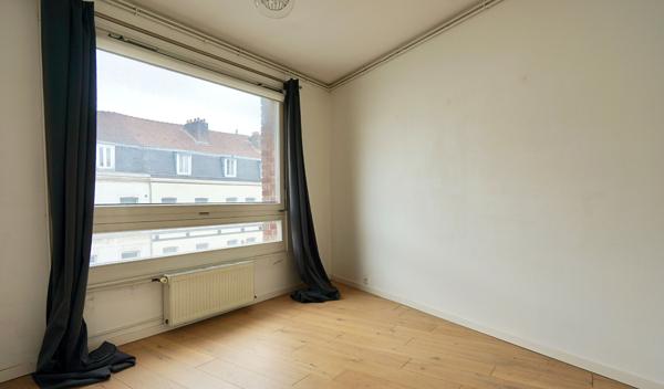 LILLE HYPER-CENTRE - APPARTEMENT TRAVERSANT AVEC ASCENSEUR , Lille